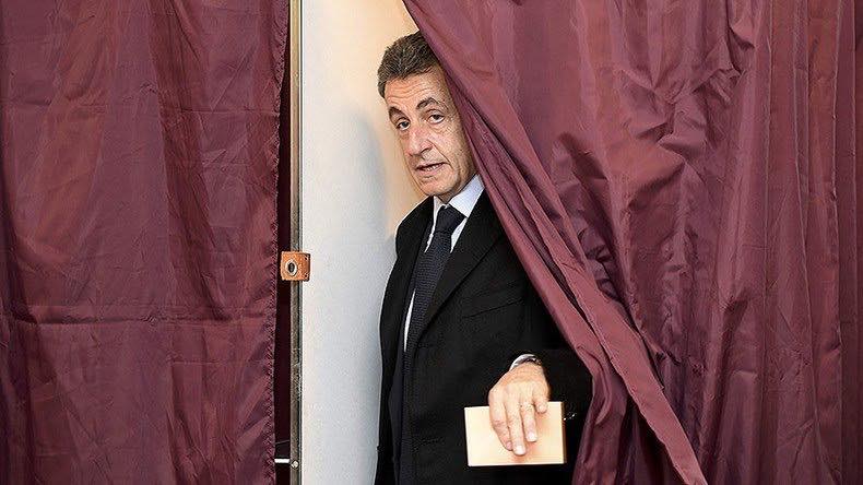Sarkozy votant aux primaires de la droite, en ce 20 novembre 2016